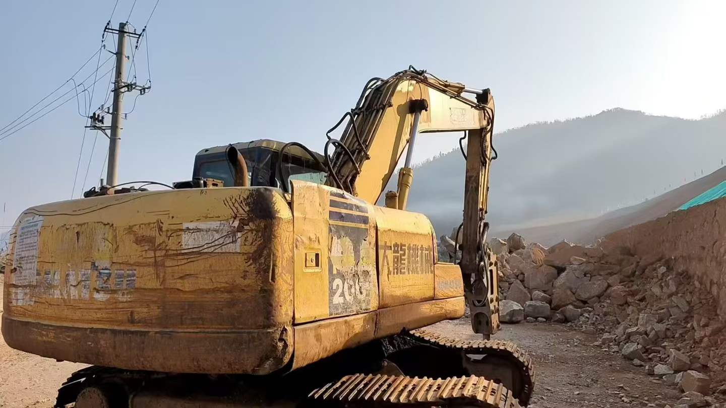 Used Komatsu PC200-7 Excavator 2016 Model / 2