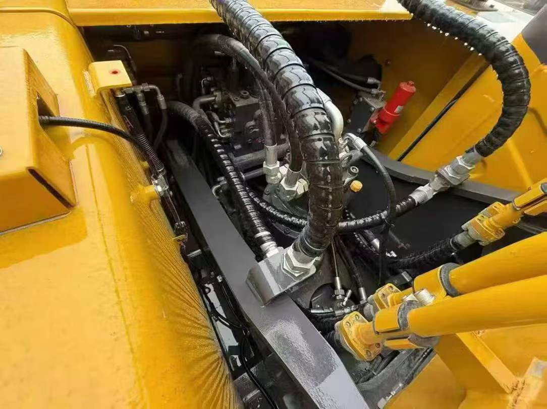 Used XCMG XE215C Excavator 2026 Model / 4