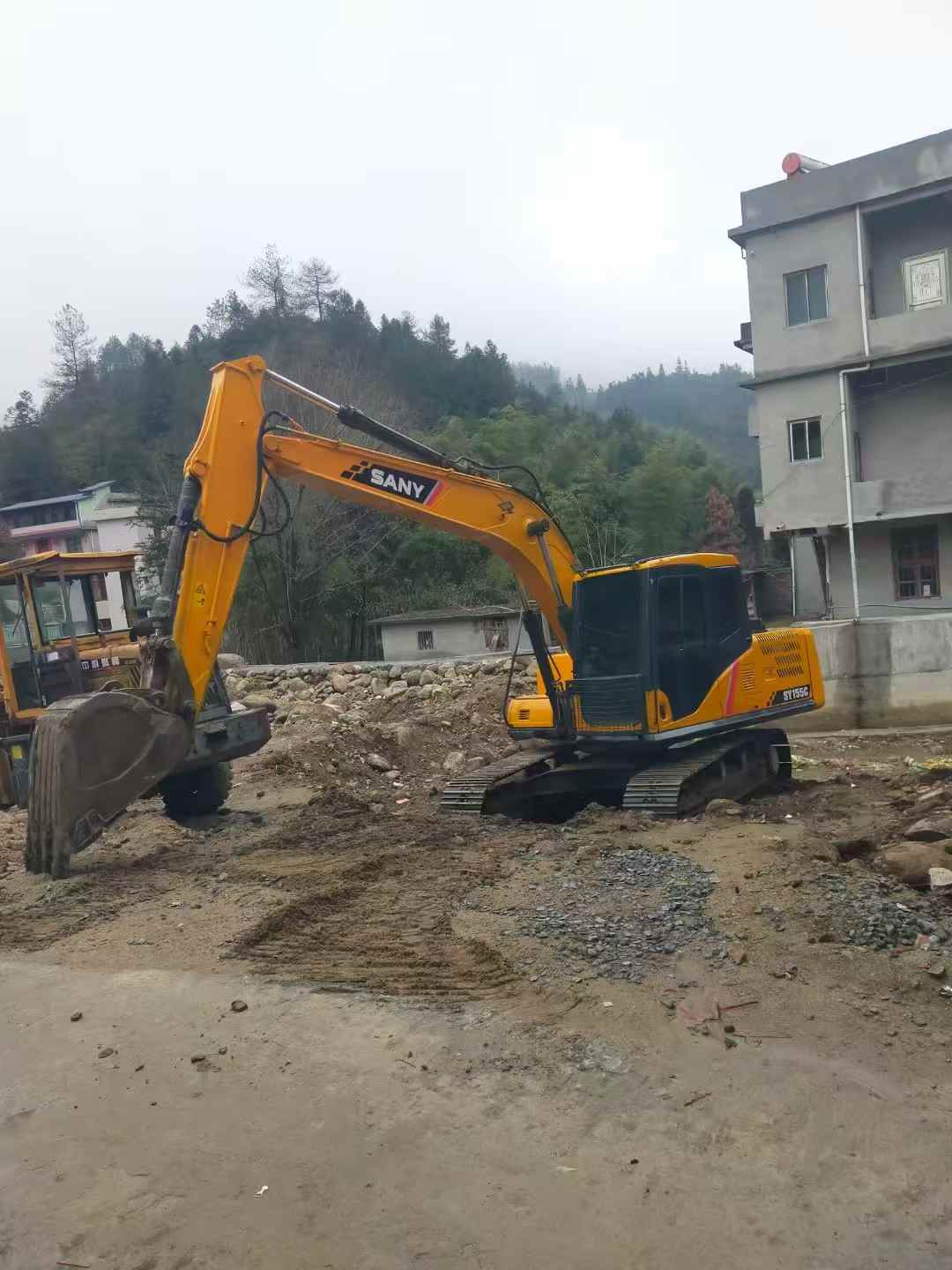 Used Sany SY135 Excavator 2014 Model / 5