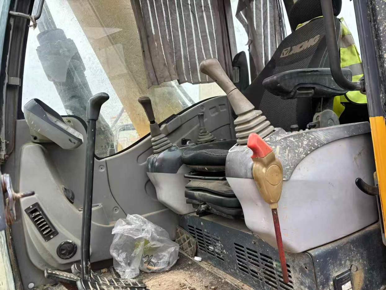 Used XCMG XE80 Excavator 2016 Model / 7