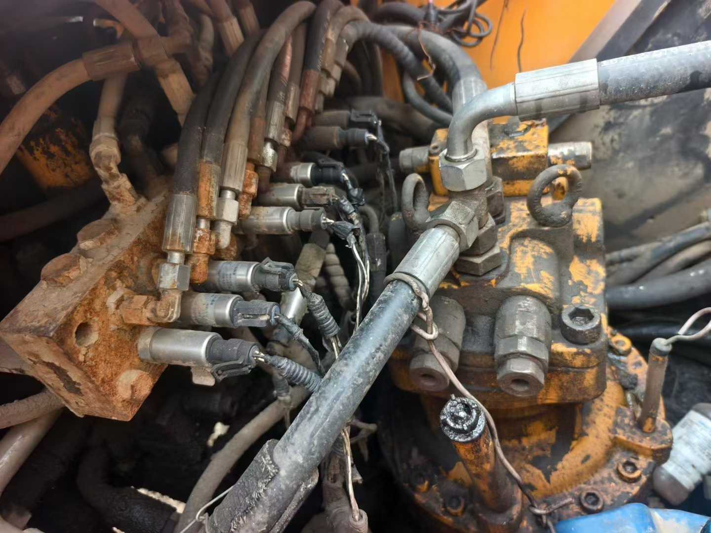 Used Sany SY215C Excavator 2011 Model / 5