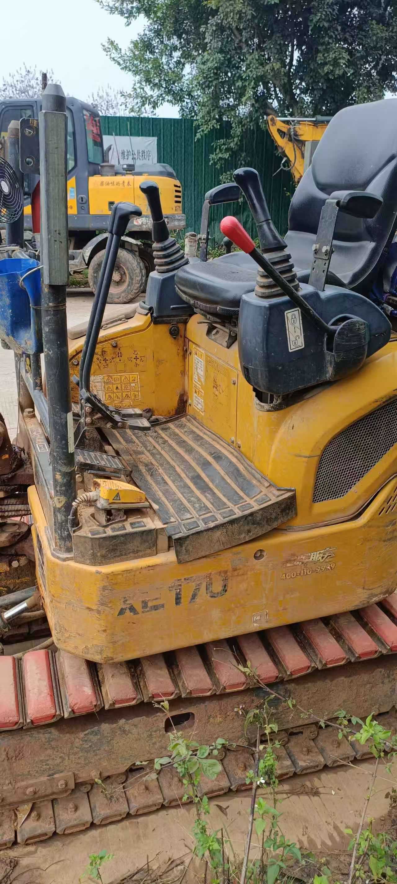 Used XCMG XE17U Excavator 2023 Model / 4