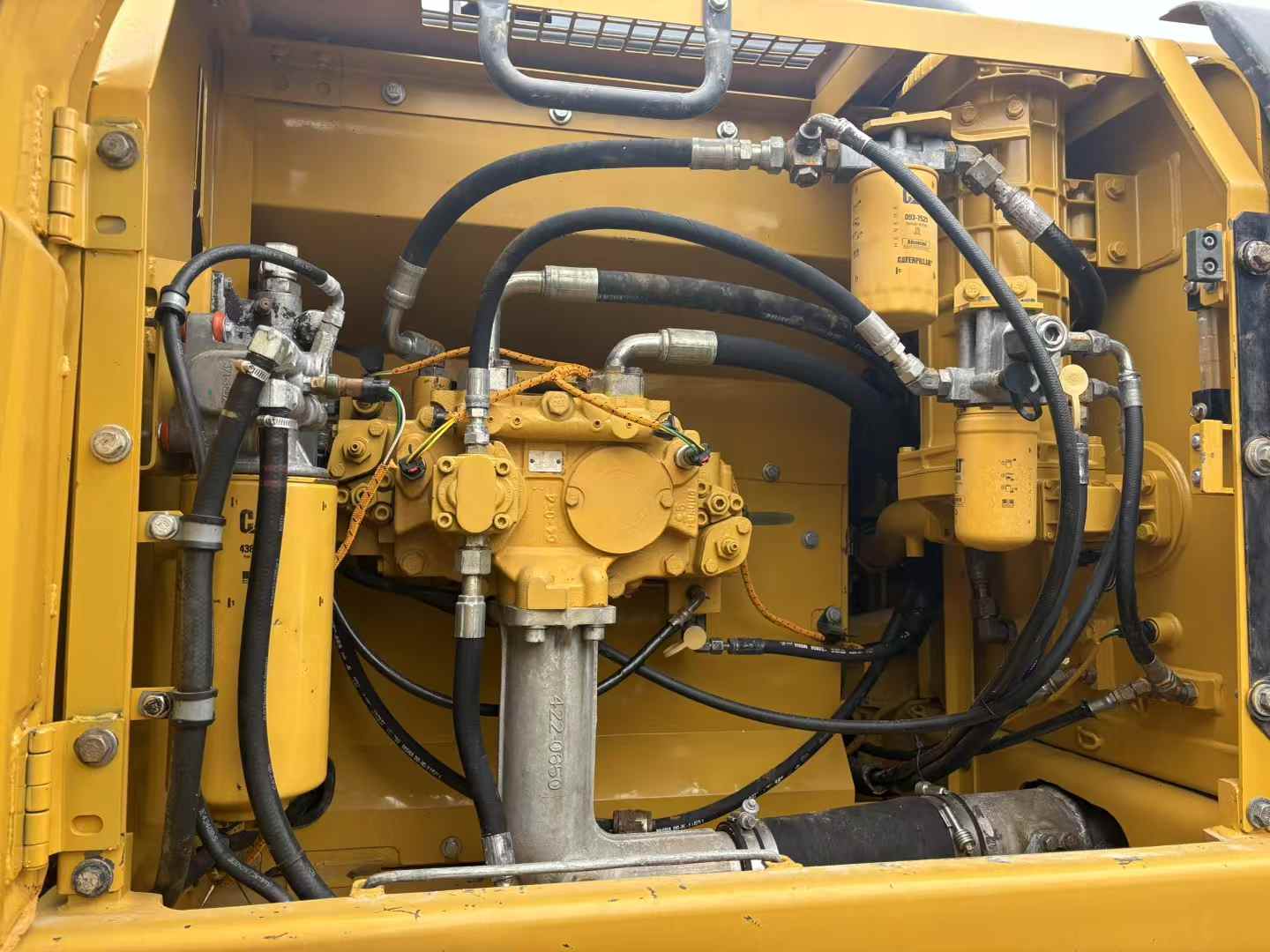 Used Caterpillar 330B Excavator 2018 Model / 7