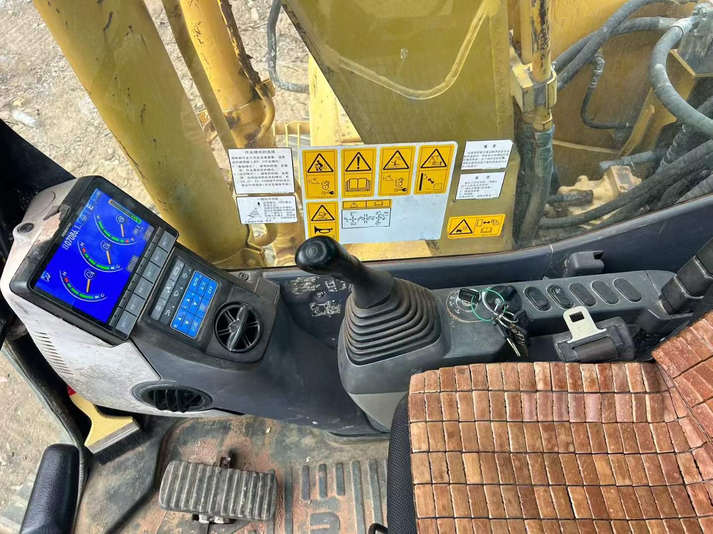 Used Komatsu PC130-8 Excavator 2016 Model / 6