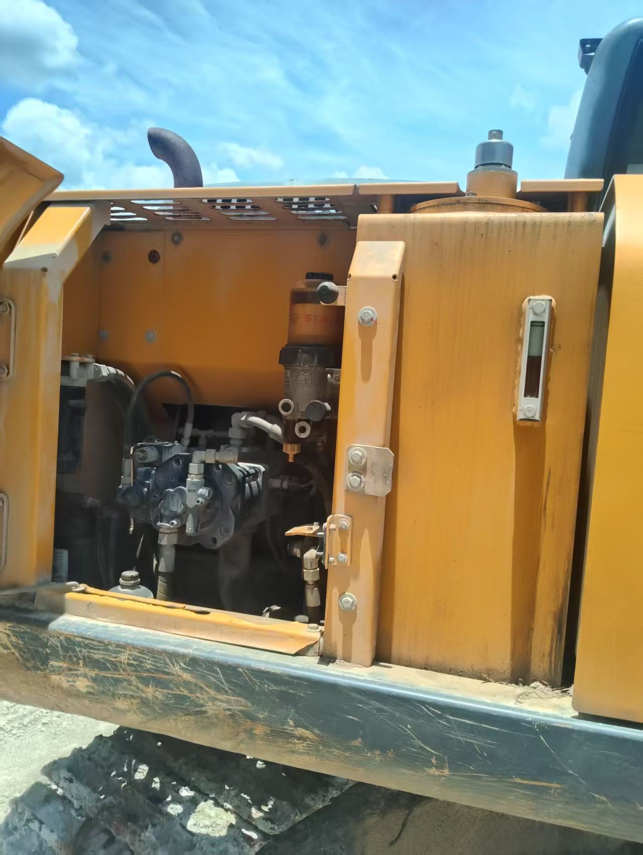 Used XCMG XE135B Excavator 2020 Model / 8