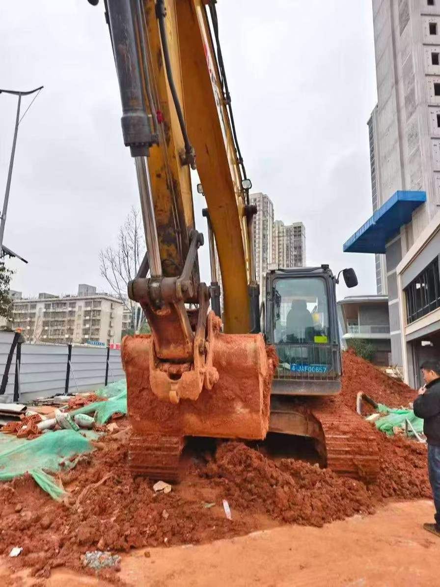 Used XCMG XE215 Excavator 2021 Model / 6