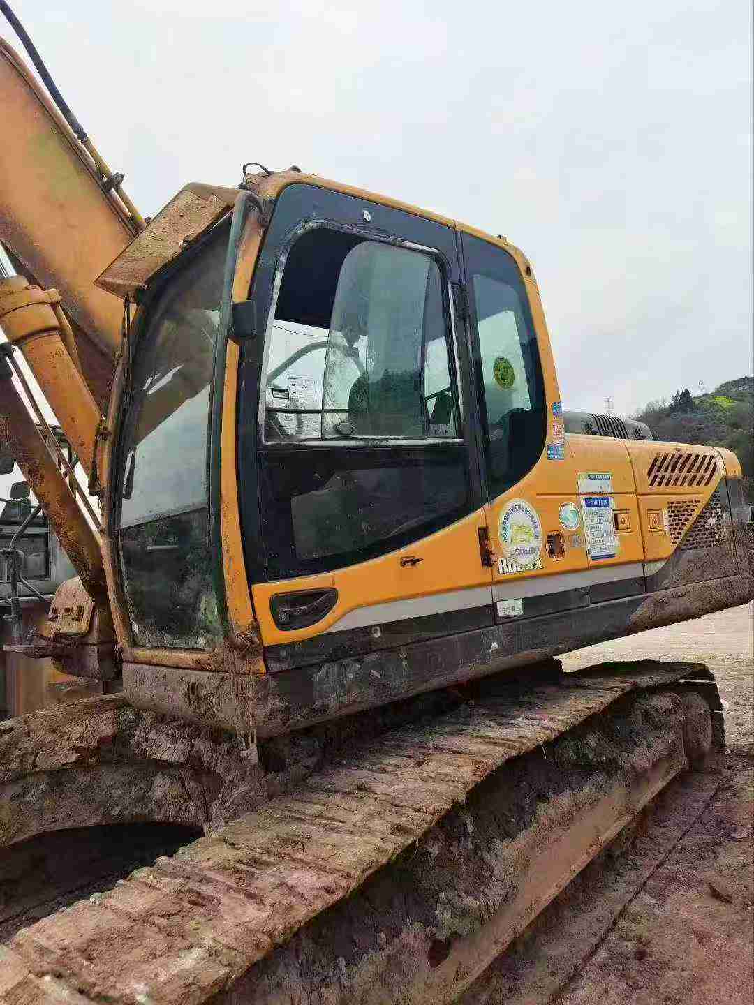 Used Hyundai R275LC-9T Excavator 2016 Model / 4