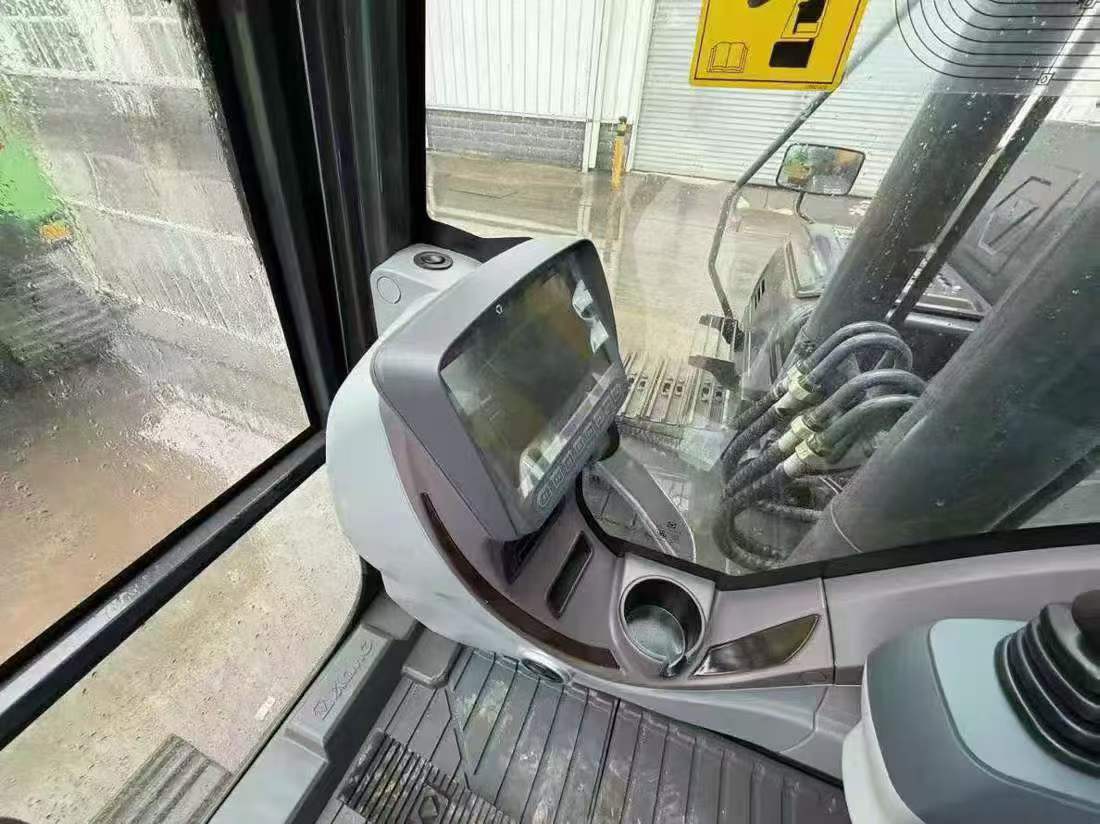 Used XCMG XE215C Excavator 2026 Model / 5