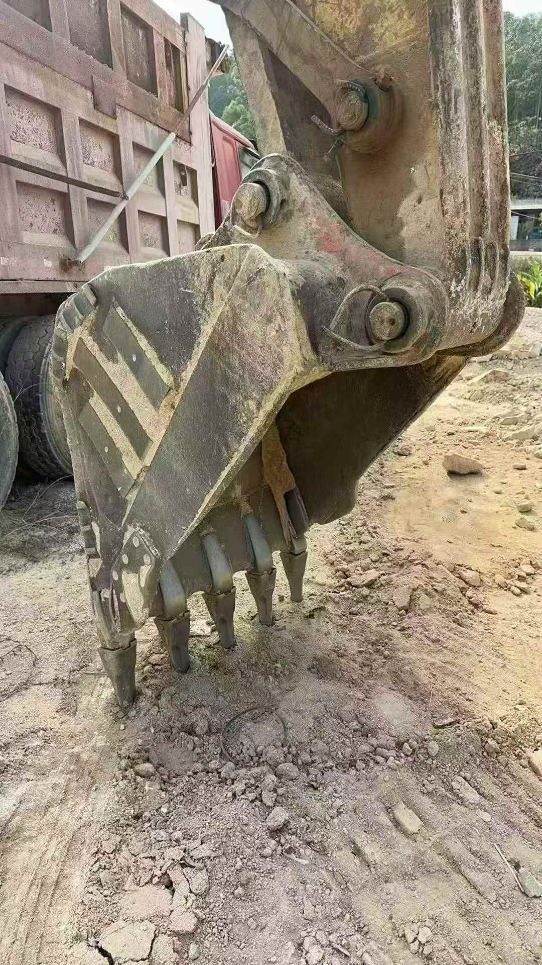 Used Caterpillar E200B Excavator 2016 Model / 7