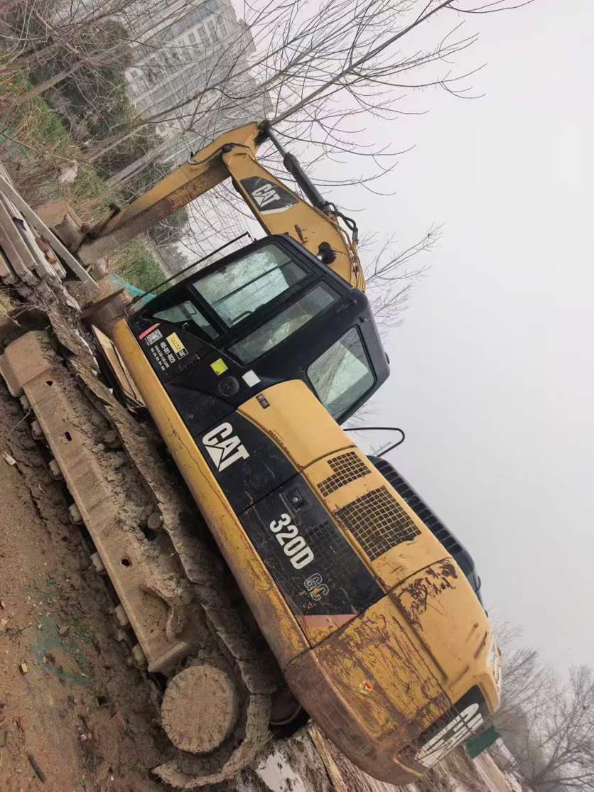 Used Caterpillar 320GC Excavator 2011 Model / 2