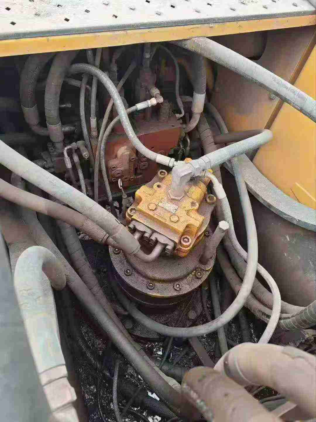 Used Hyundai R275LC-9T Excavator 2016 Model / 3