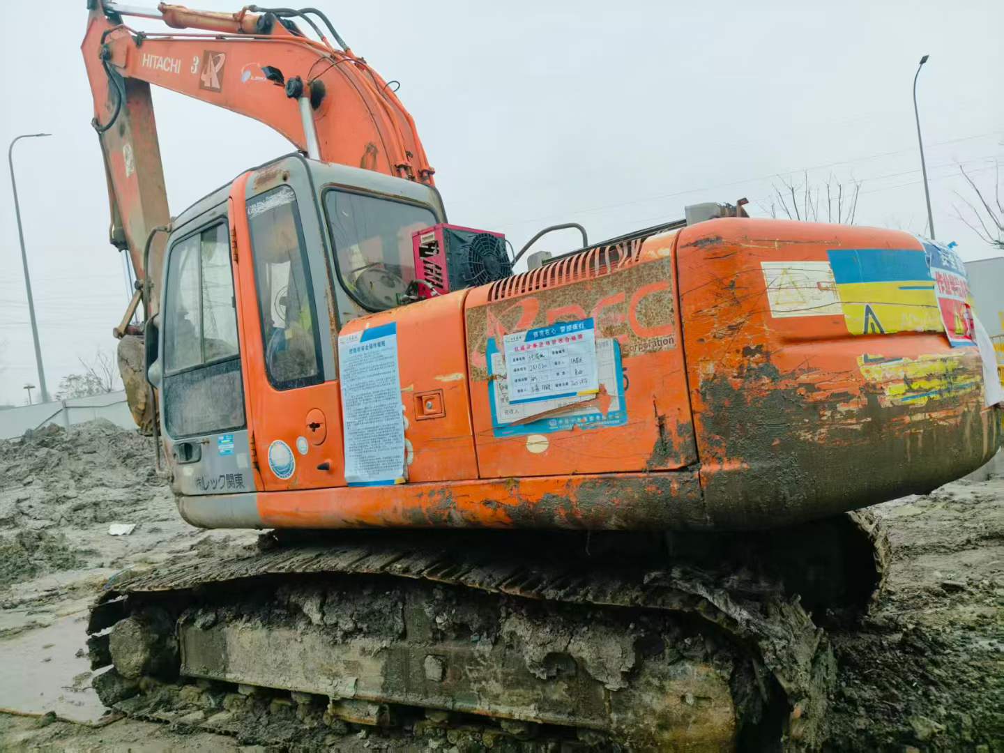 Used Hitachi ZX200-6 Excavator 2016 Model / 6
