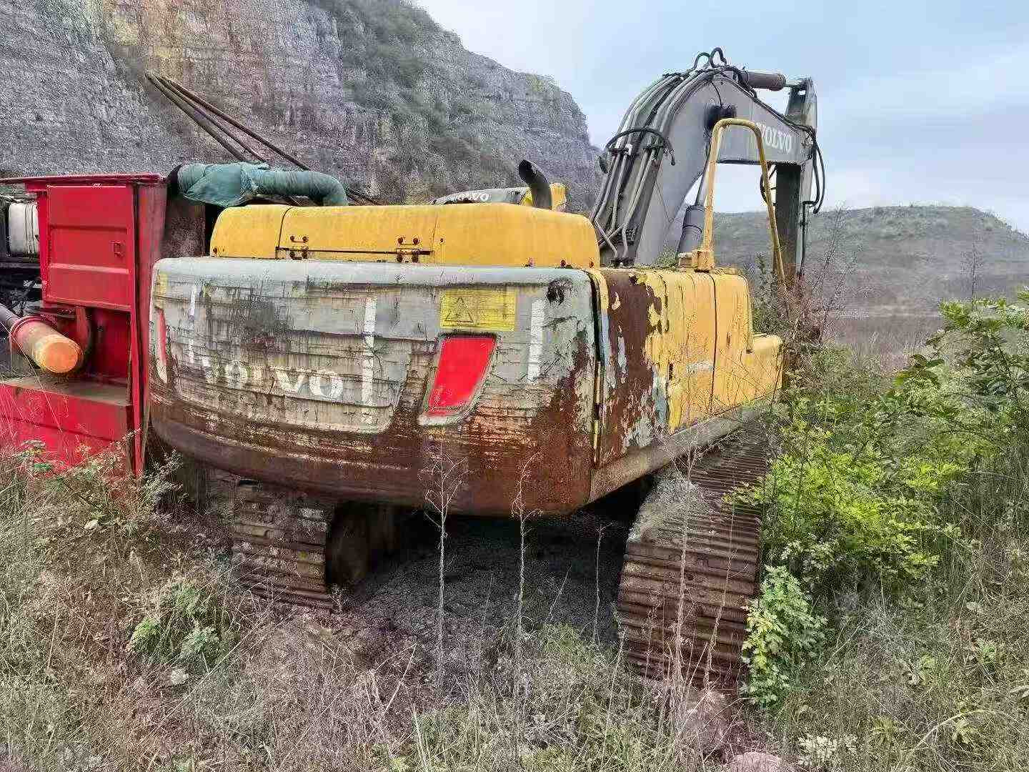 Used Volvo EC210B Excavator 2012 Model / 3