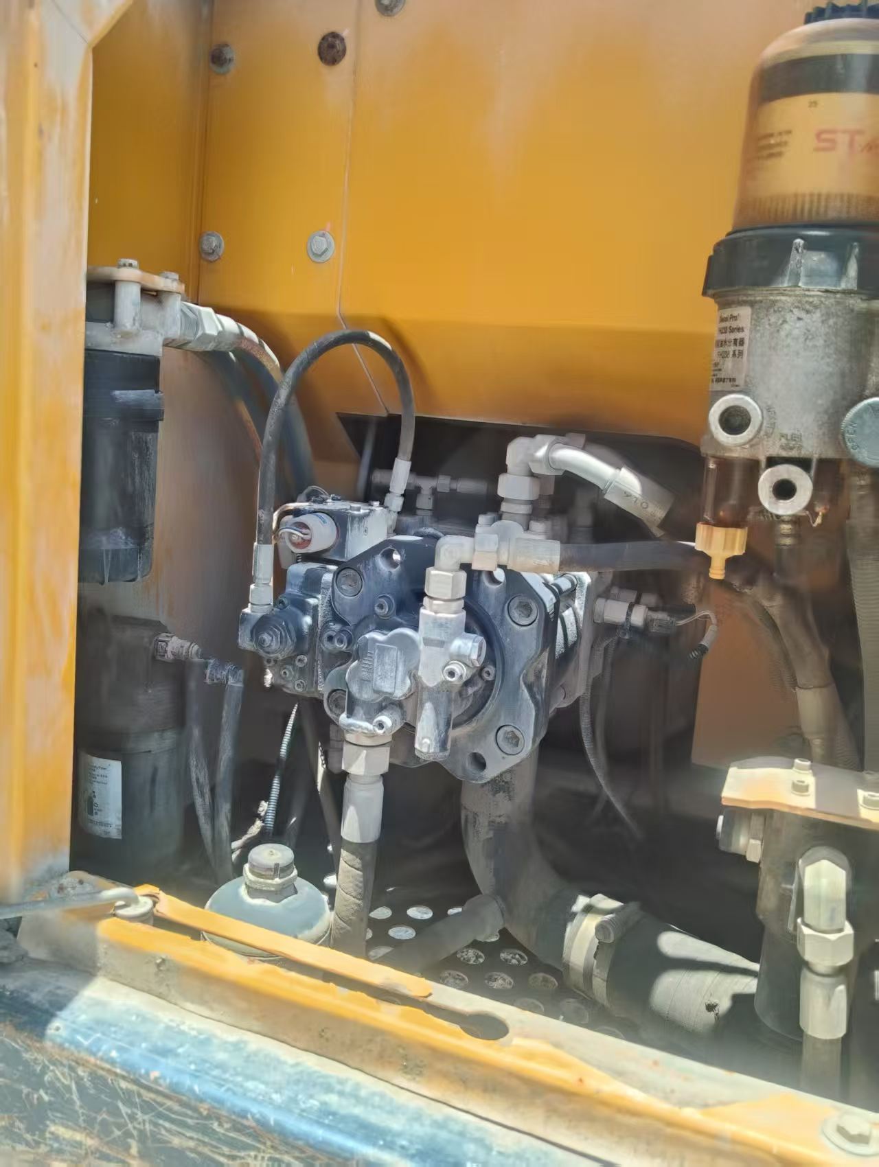 Used XCMG XE135B Excavator 2020 Model / 7