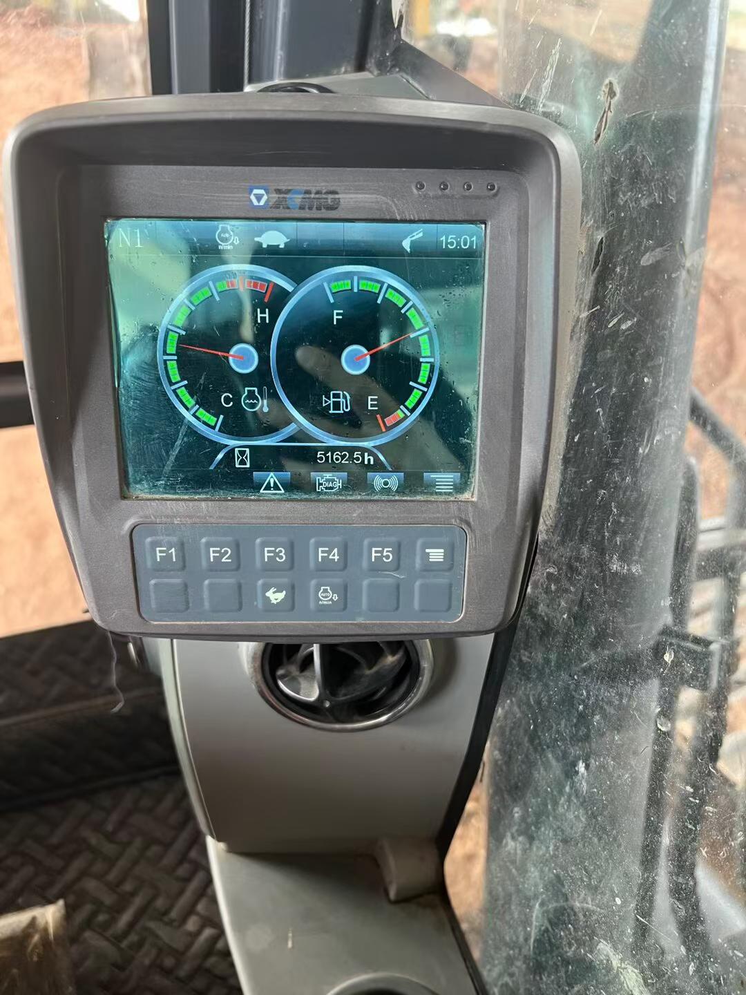 Used XCMG XE135D Excavator 2022 Model / 3