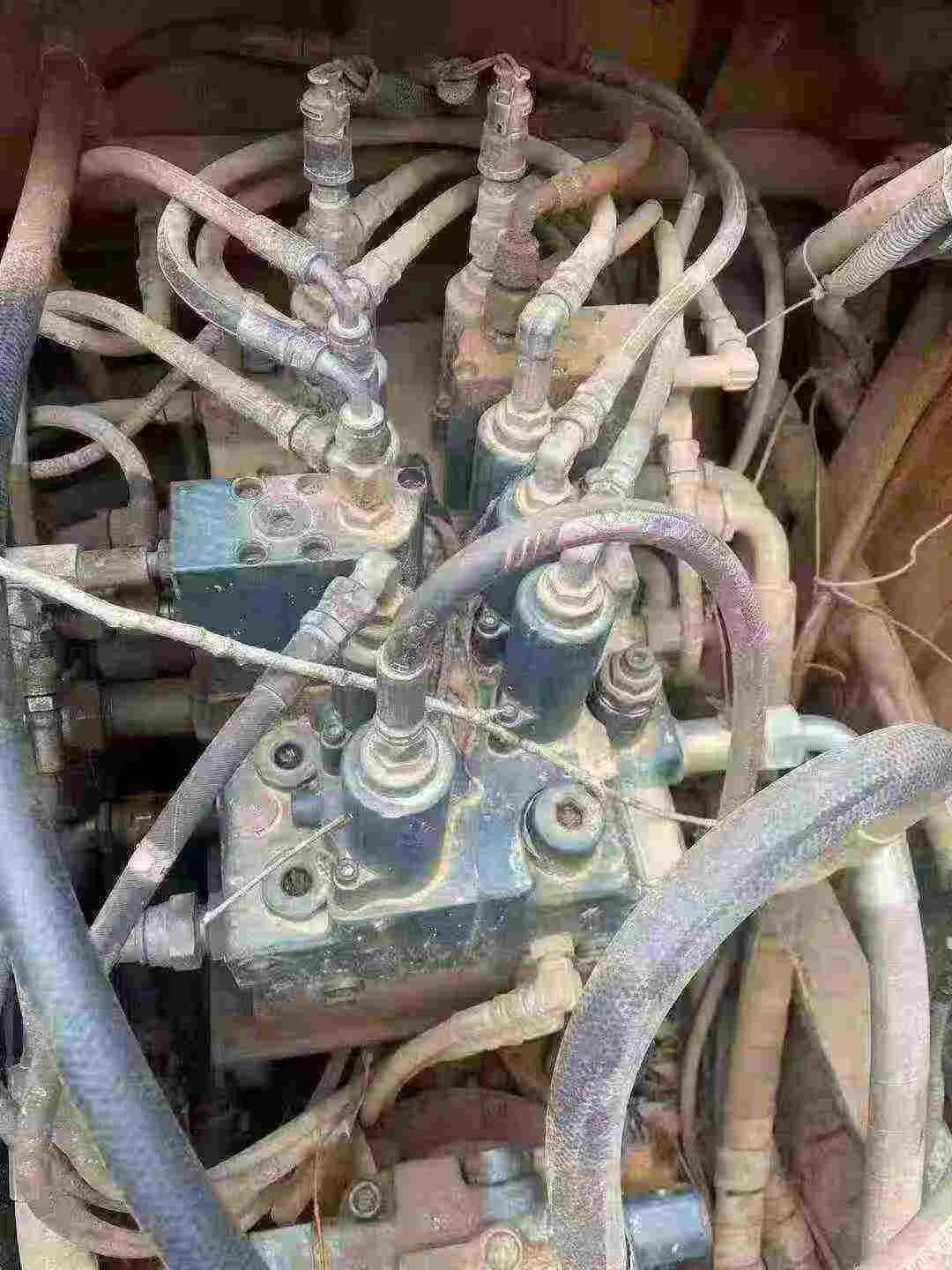 Used Hyundai R110VS Excavator 2018 Model / 5