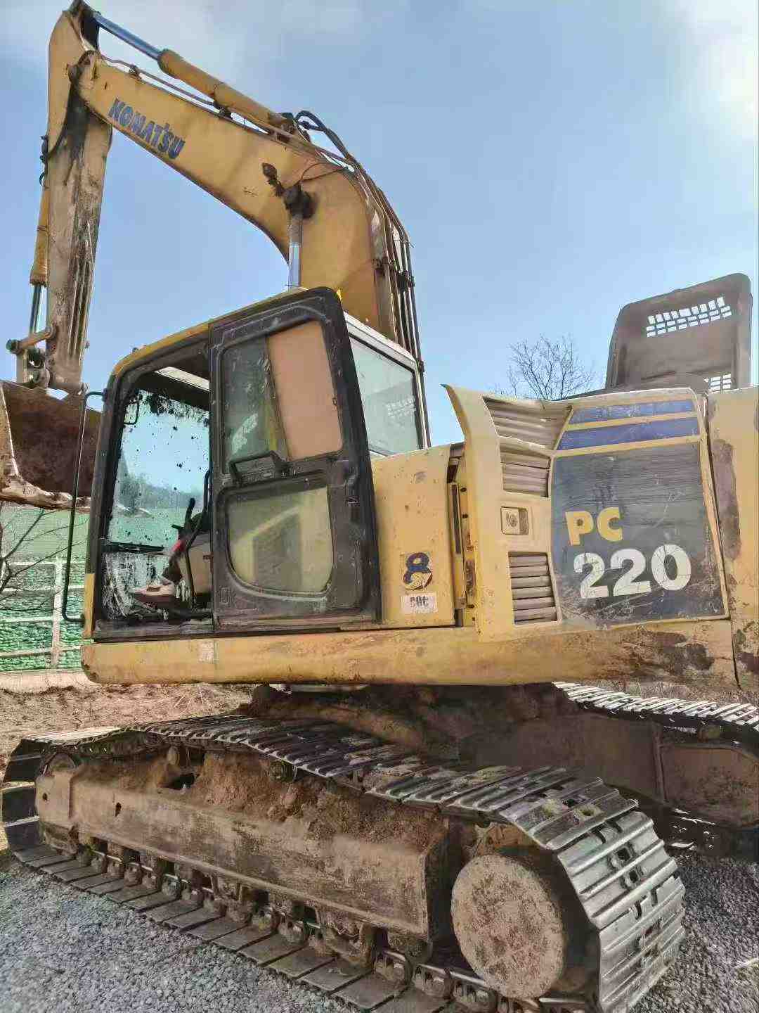 Used Komatsu PC220 Excavator 2016 Model / 3