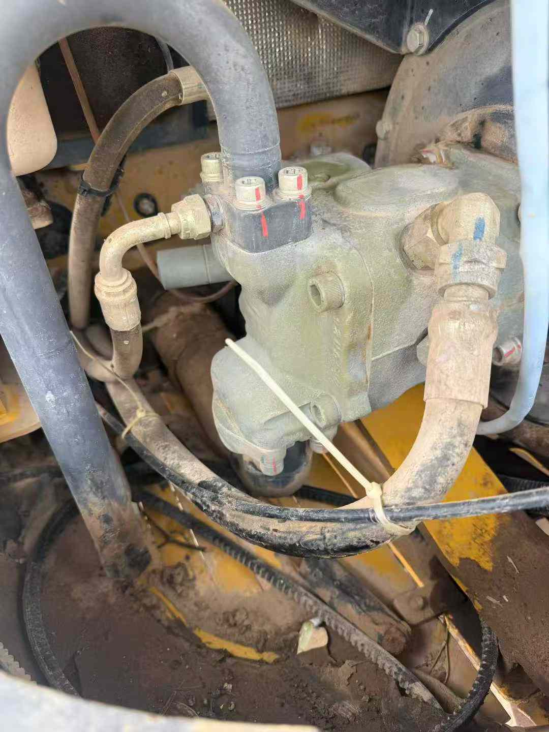 Used XCMG XE60D Excavator 2017 Model / 7