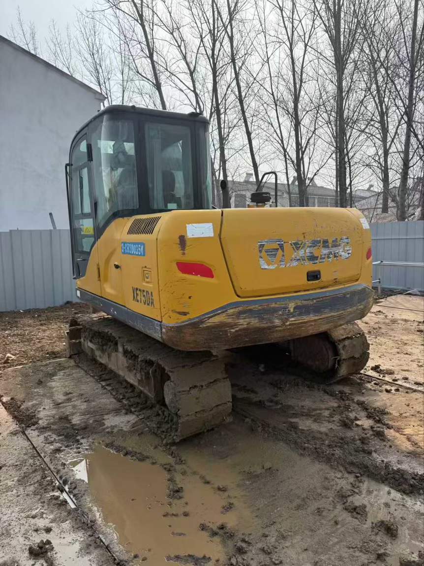 Used XCMG XE75DA Excavator 2020 Model / 3