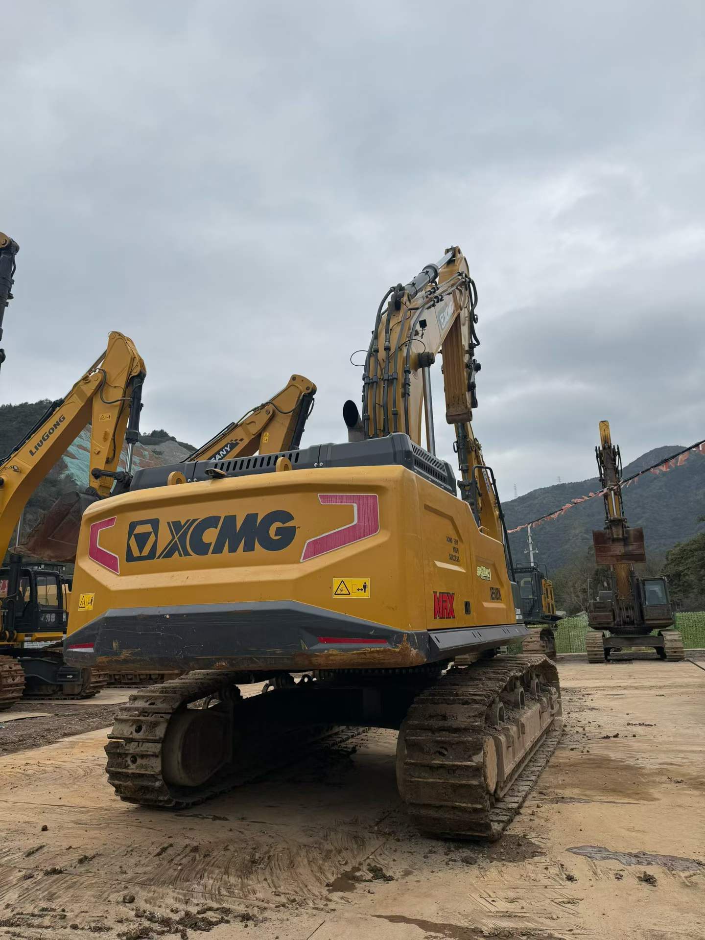 Used XCMG LW600E Excavator 2022 Model / 4
