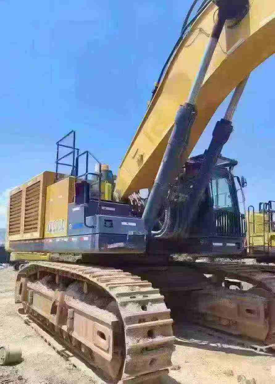 Used XCMG XE900C Excavator 2020 Model / 3