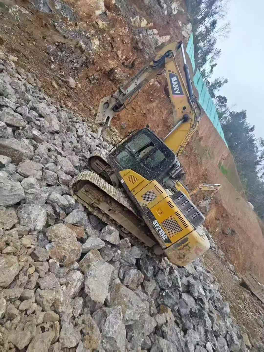 Used Sany SY215C Excavator 2018 Model / 3