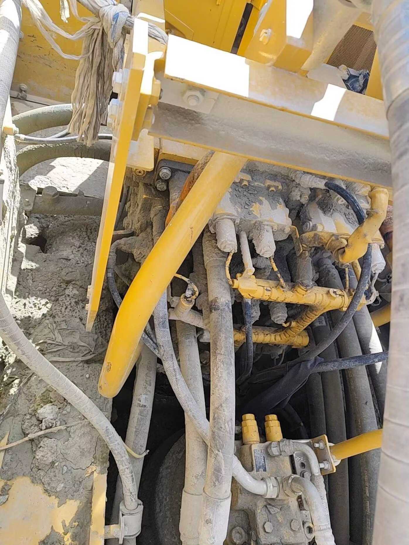 Used Caterpillar 390DL Excavator 2016 Model / 5