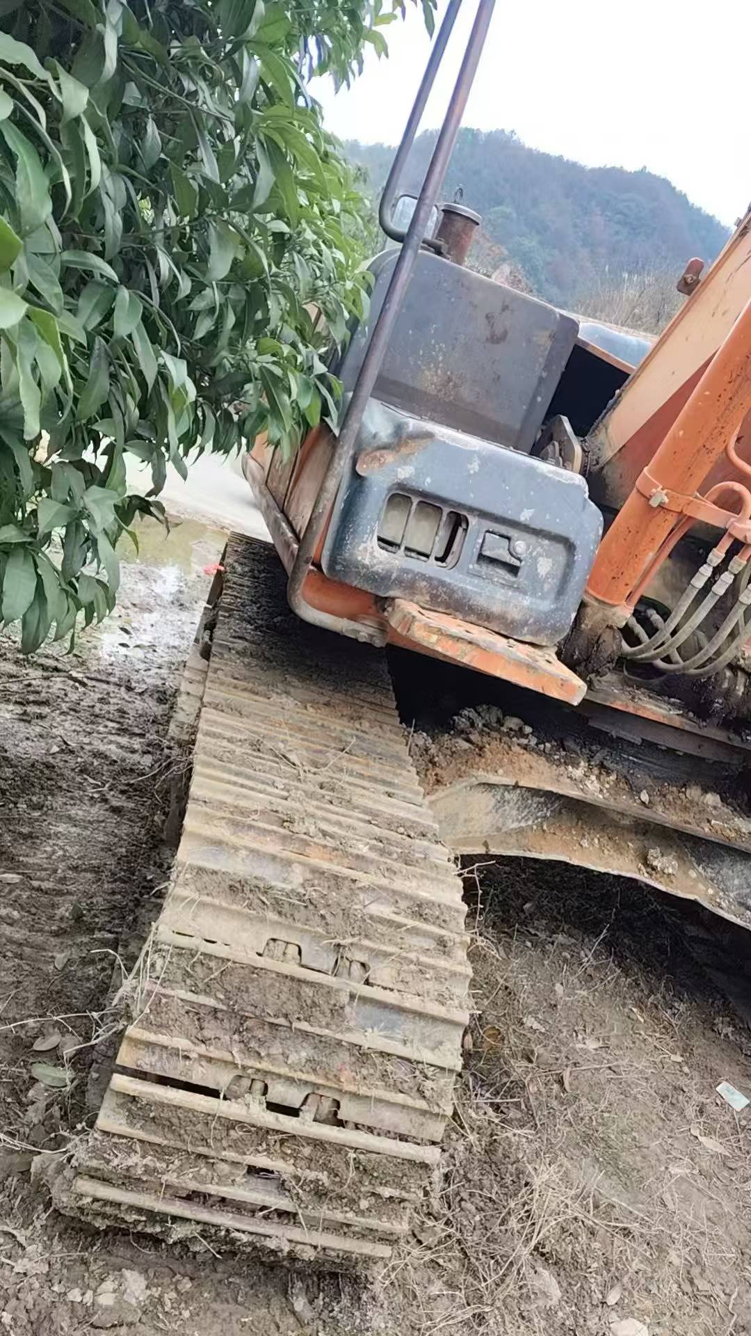 Used Hitachi EX130 Excavator 2012 Model / 5