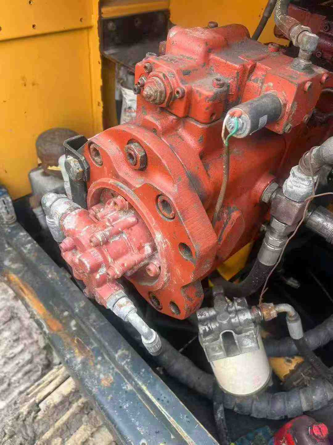 Used Hyundai R385LC-9 Excavator 2011 Model / 4