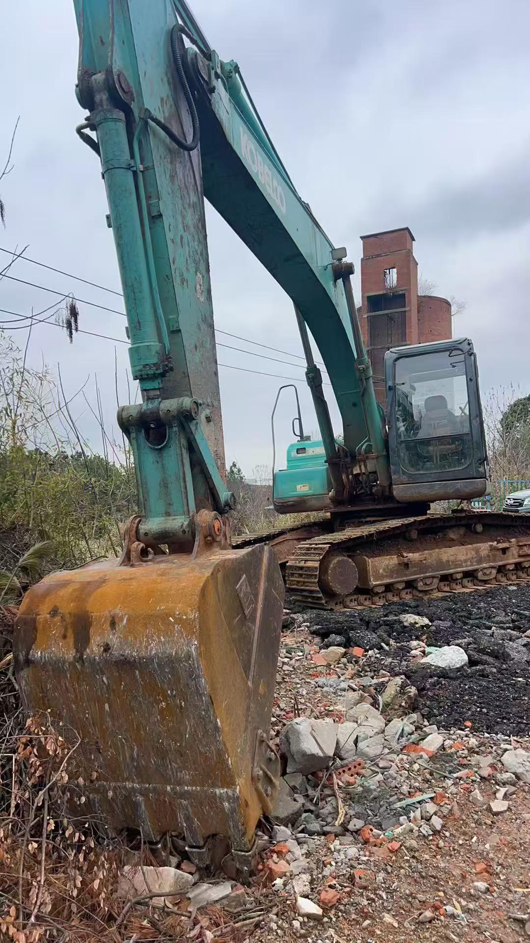 Used Kobelco SK2008 Excavator 2010 Model / 3