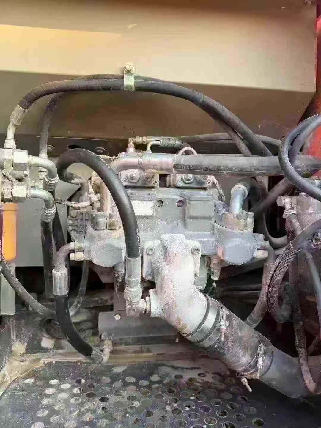 Used Hitachi EX200-3 Excavator 2011 Model / 8