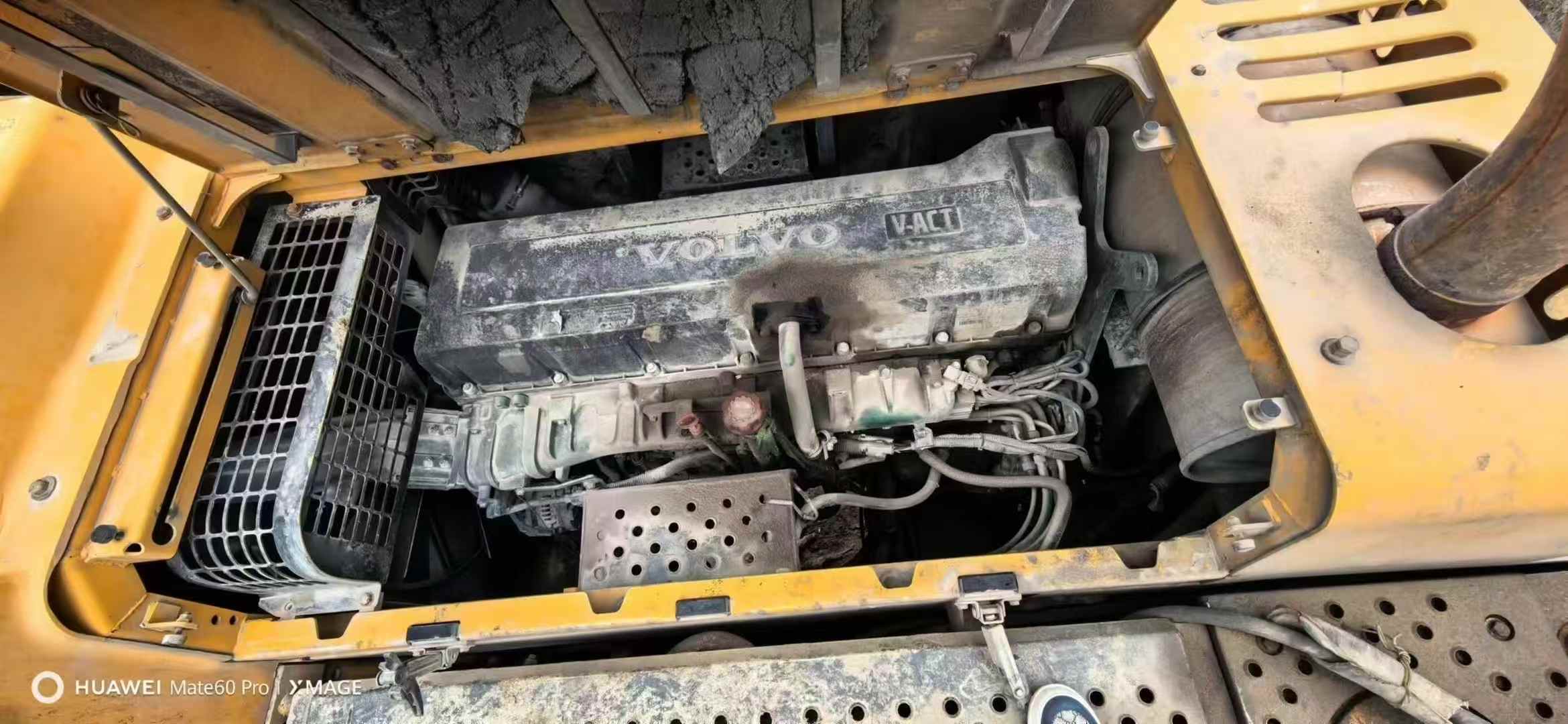 Used Volvo EC700C Excavator 2016 Model / 4