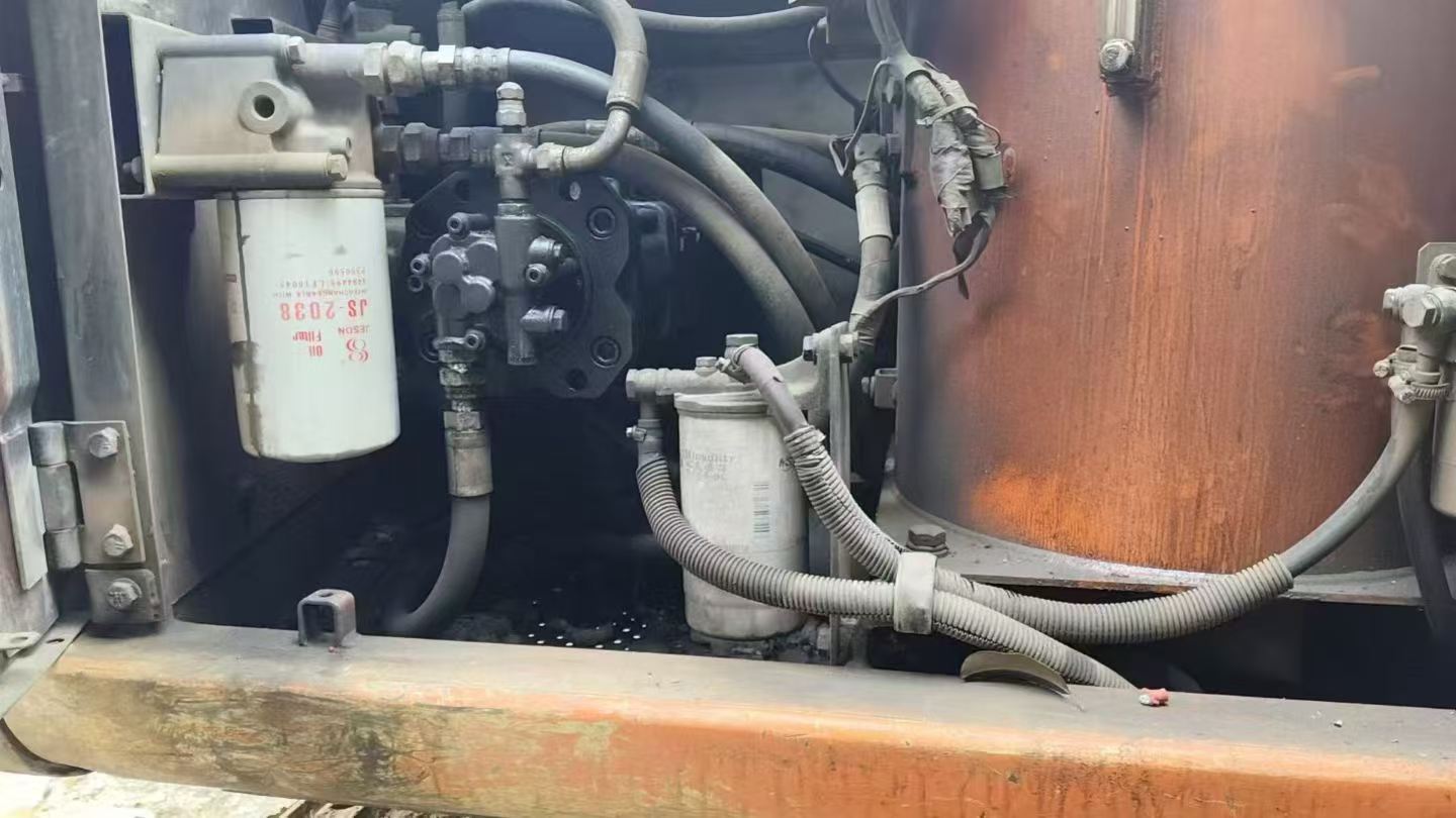 Used Hitachi EX130 Excavator 2012 Model / 2