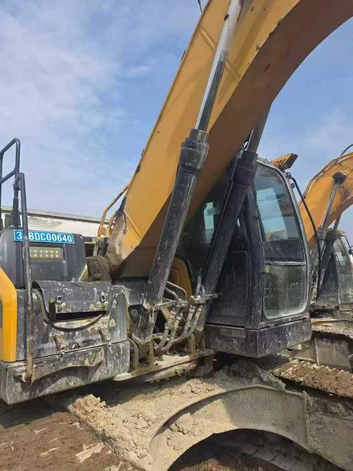 Used Sany SY215C Excavator 2016 Model / 4