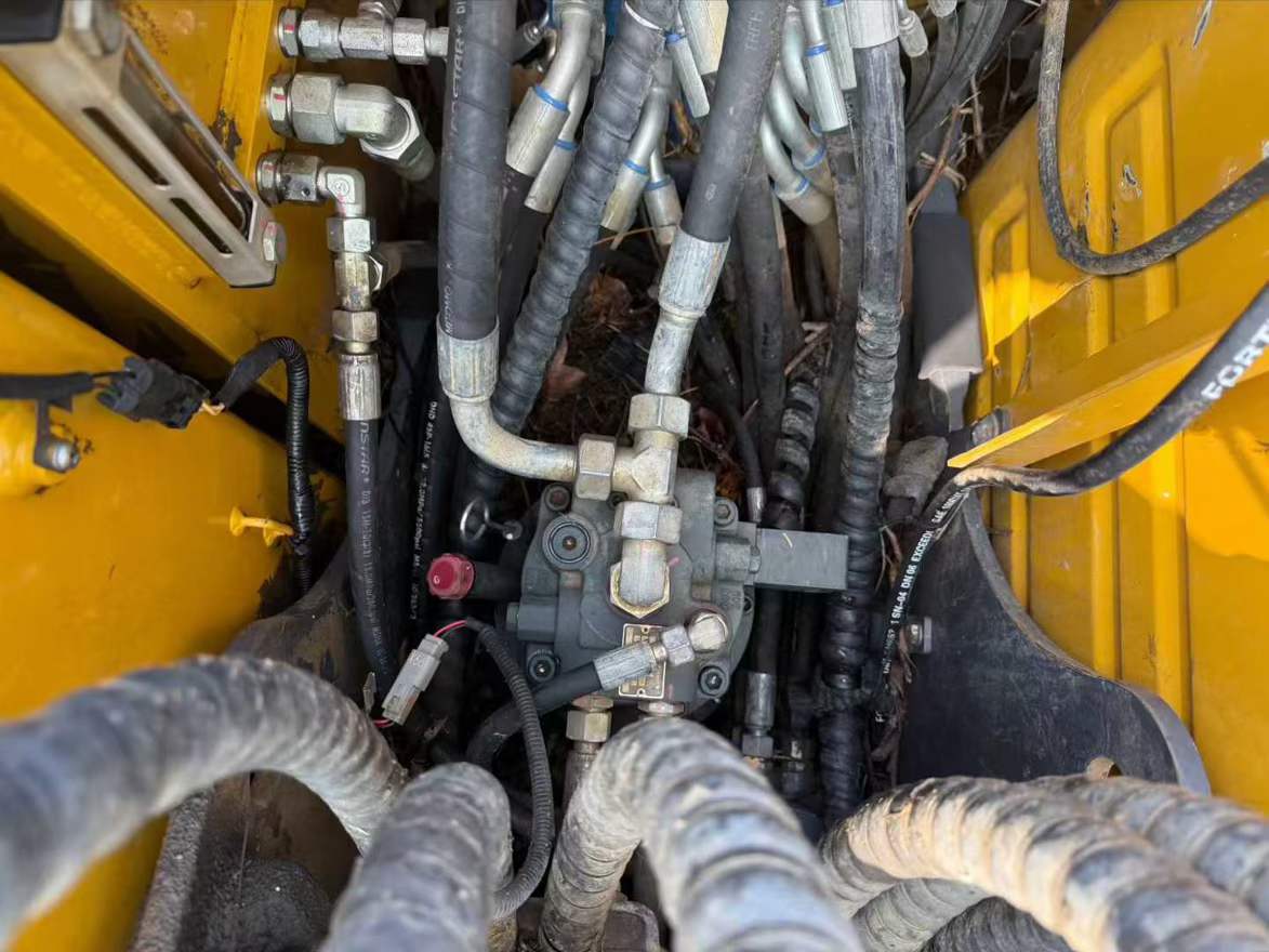 Used XCMG XE75DA Excavator 2020 Model / 6