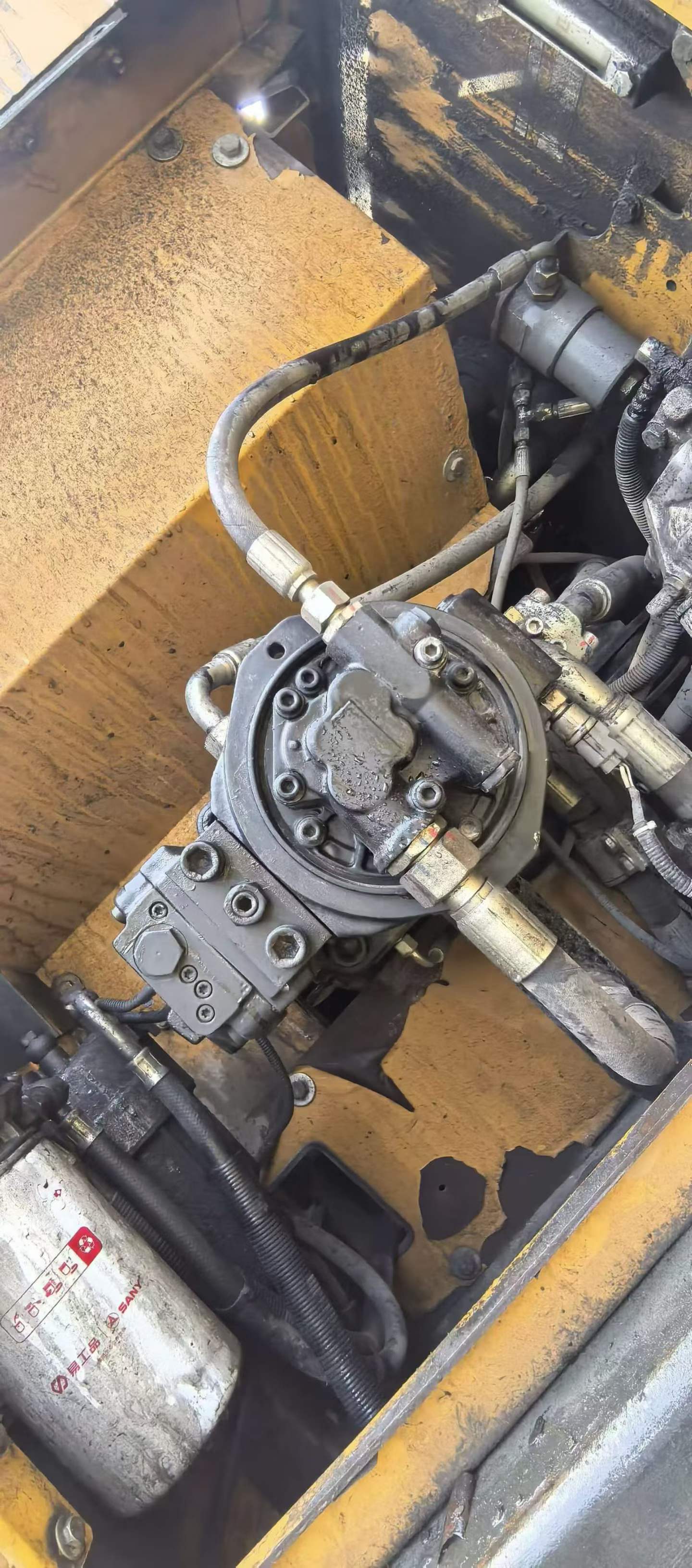 Used Sany SY215C Excavator 2022 Model / 8