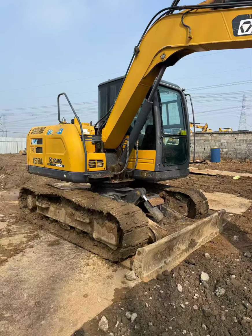 Used XCMG XE75DA Excavator 2020 Model / 2