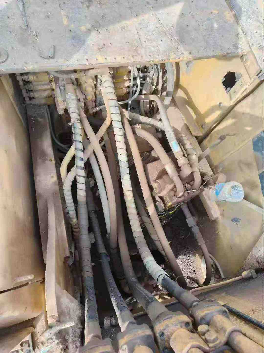 Used Komatsu PC220 Excavator 2016 Model / 5