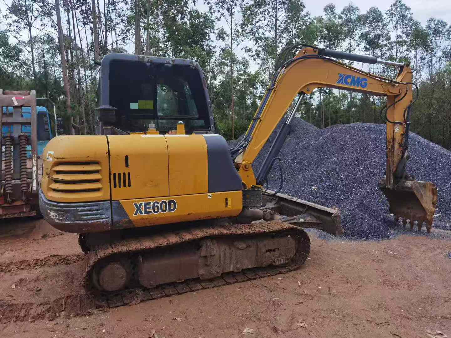 Compre Escavadeira XCMG XE60D Usada / 4