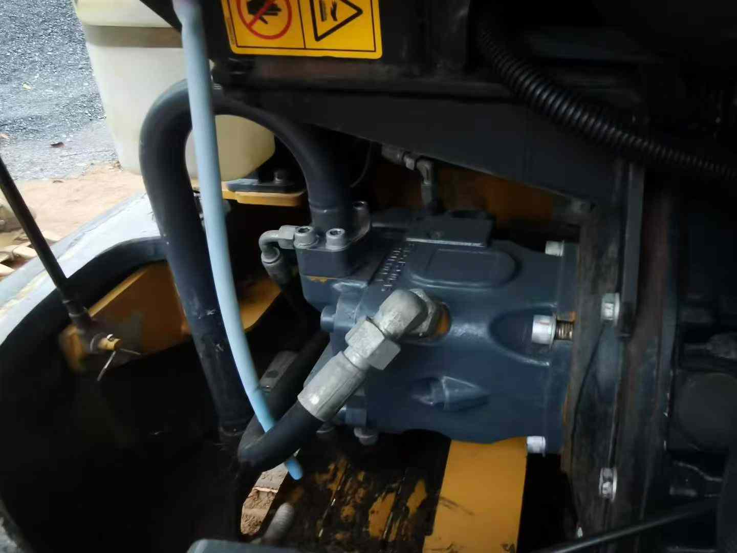 Compre Escavadeira XCMG XE60D Usada / 8