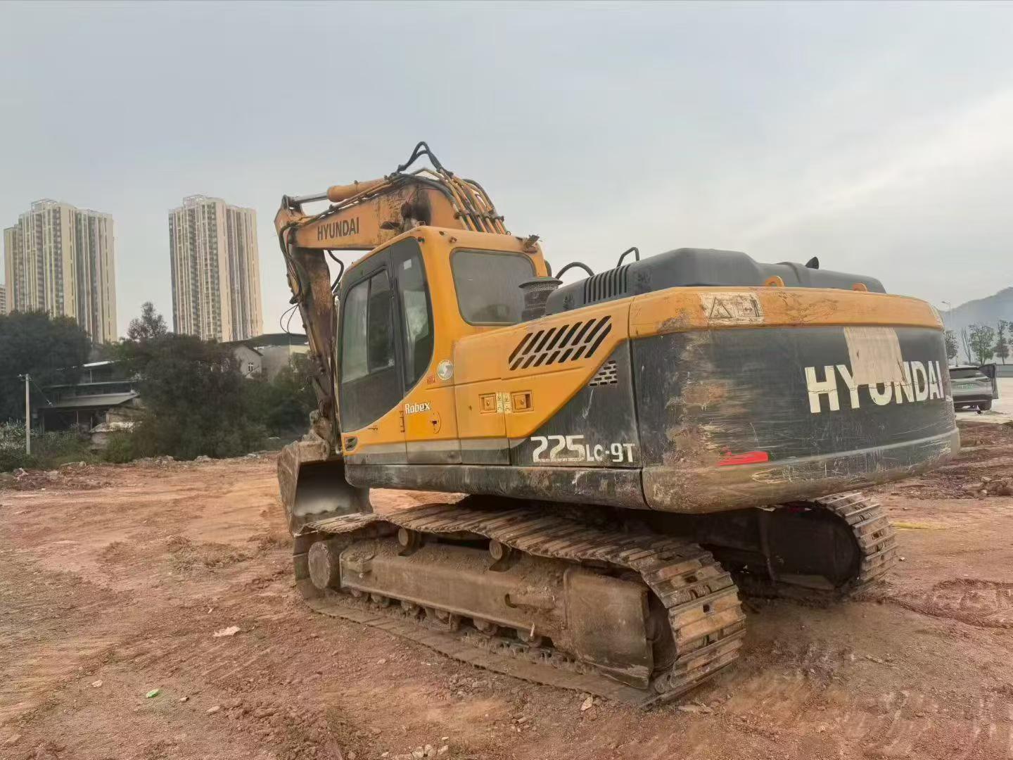 Used Hyundai R215-9C Excavator 2016 Model / 4