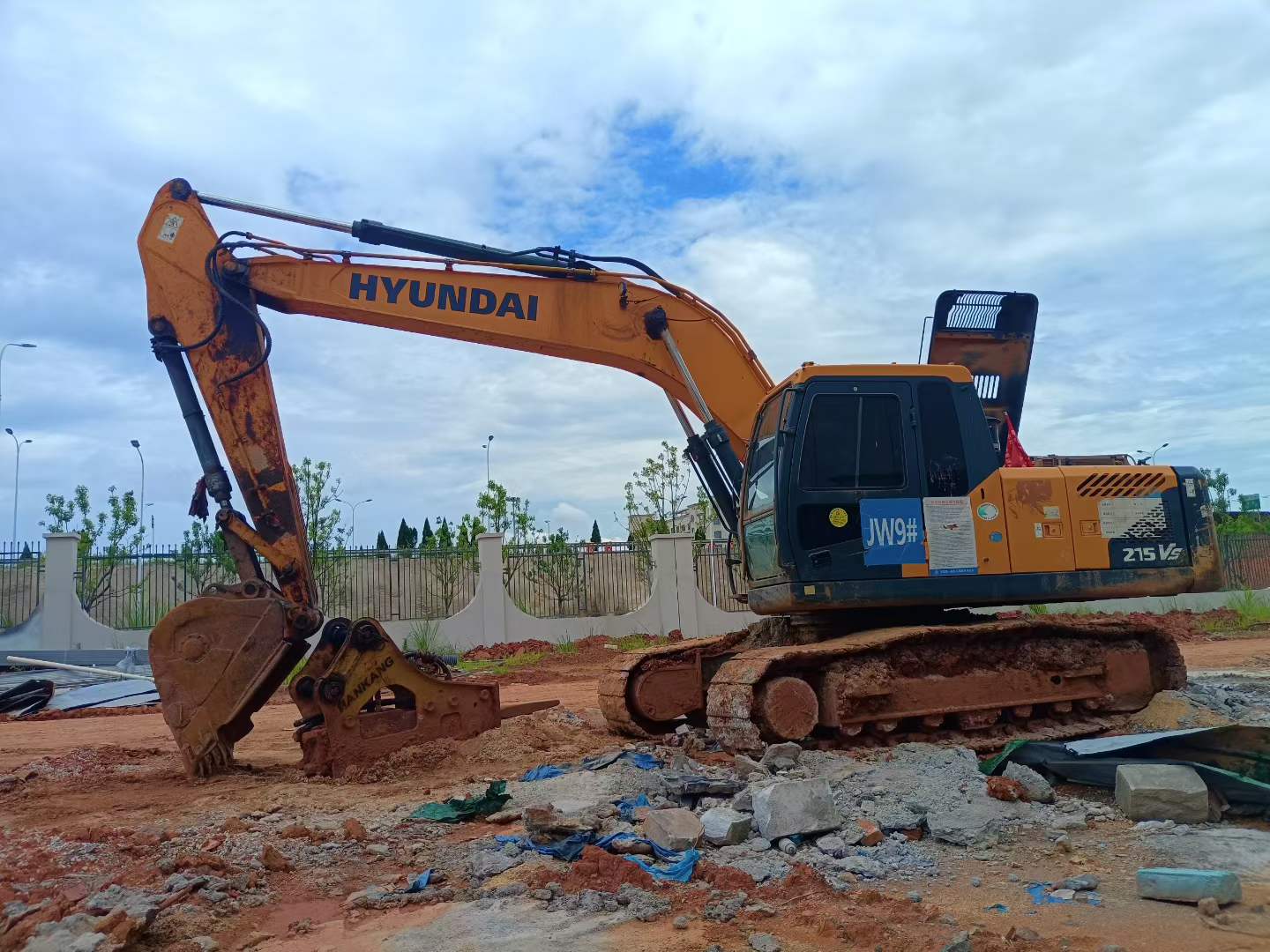 Used Hyundai R215-7 Excavator 2018 Model / 3