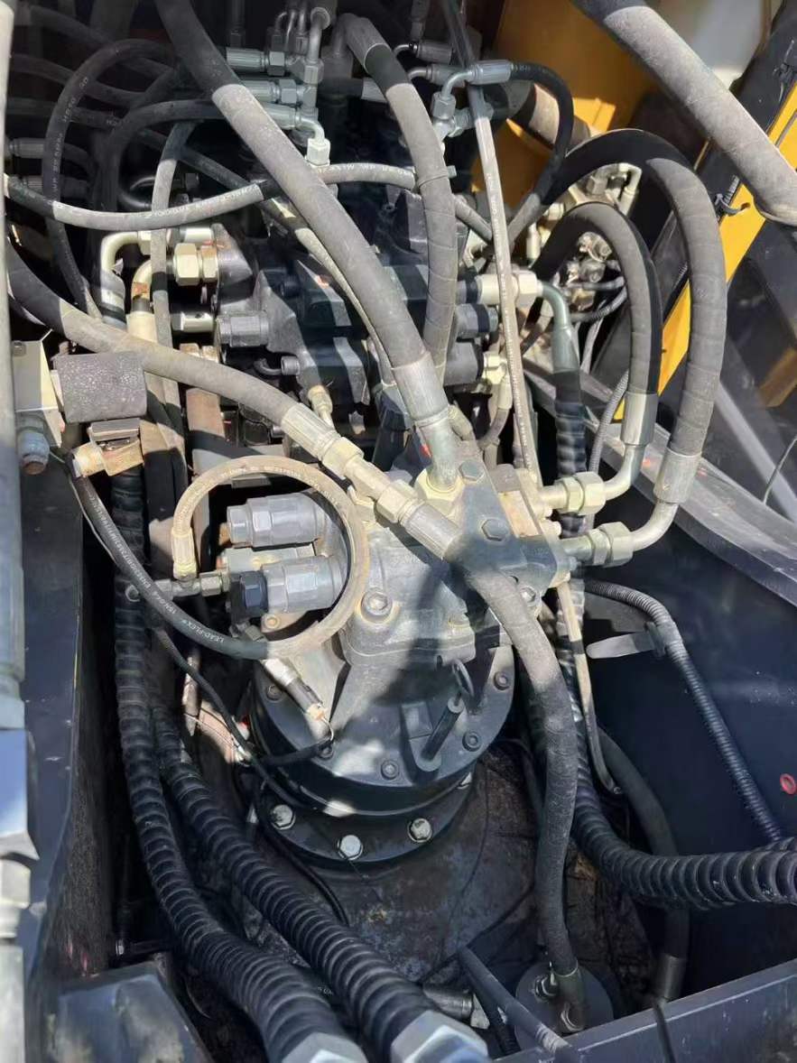 Used XCMG XE135B Excavator 2022 Model / 7