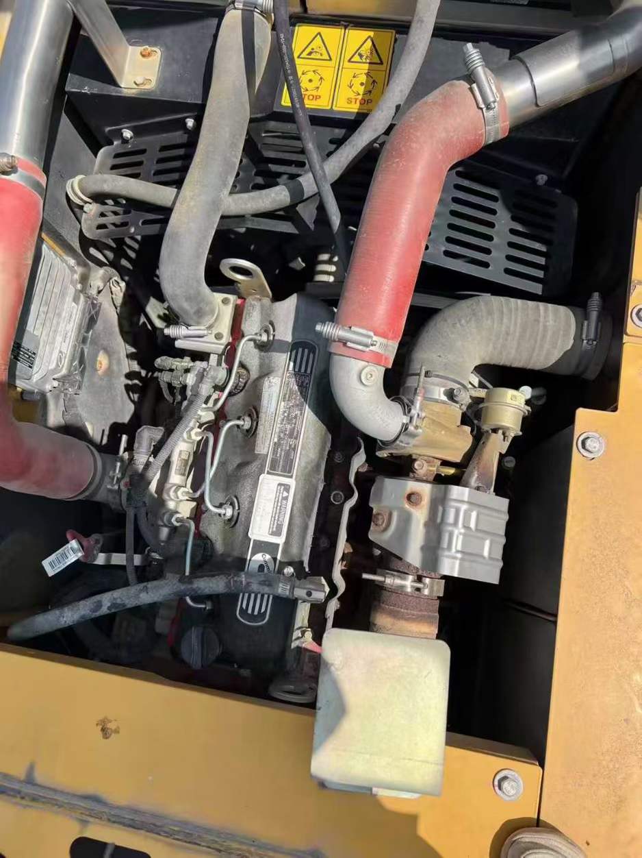 Used XCMG XE135B Excavator 2022 Model / 6