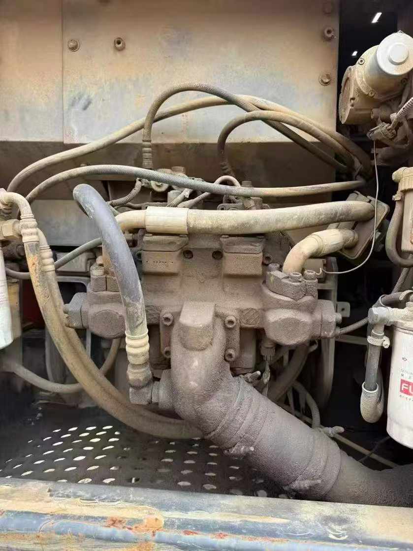 Used Hitachi ZX200-5G Excavator 2016 Model / 6