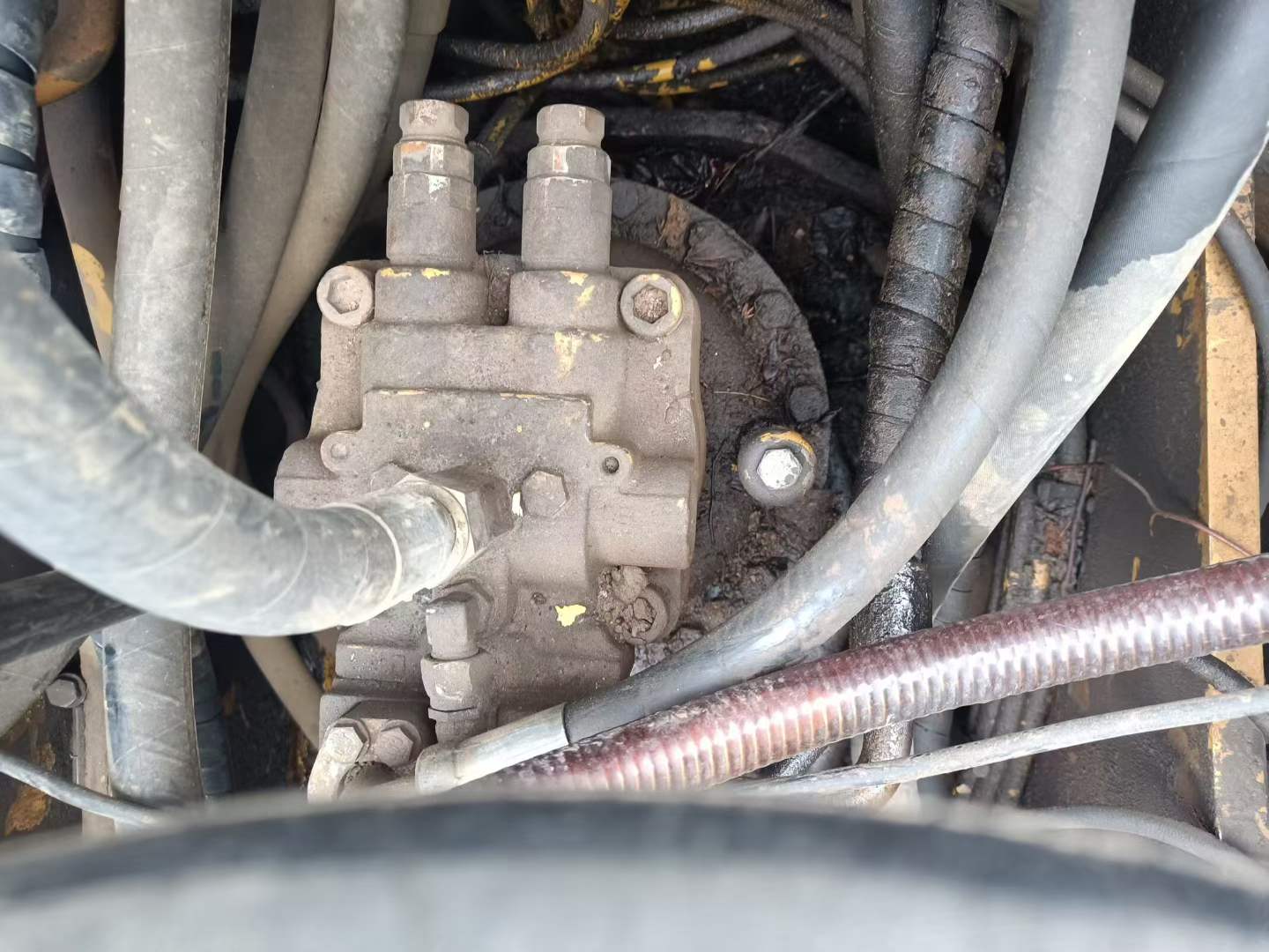 Used Caterpillar 323 Excavator 2012 Model / 8