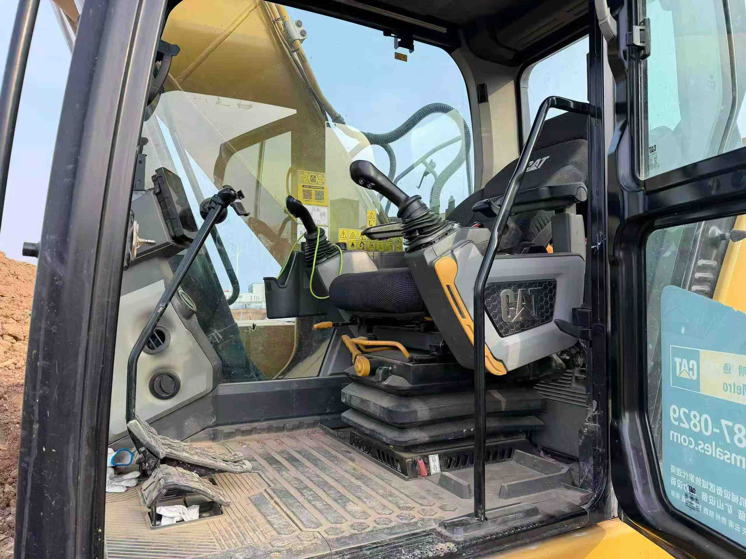Used Caterpillar 323 Excavator 2018 Model / 9