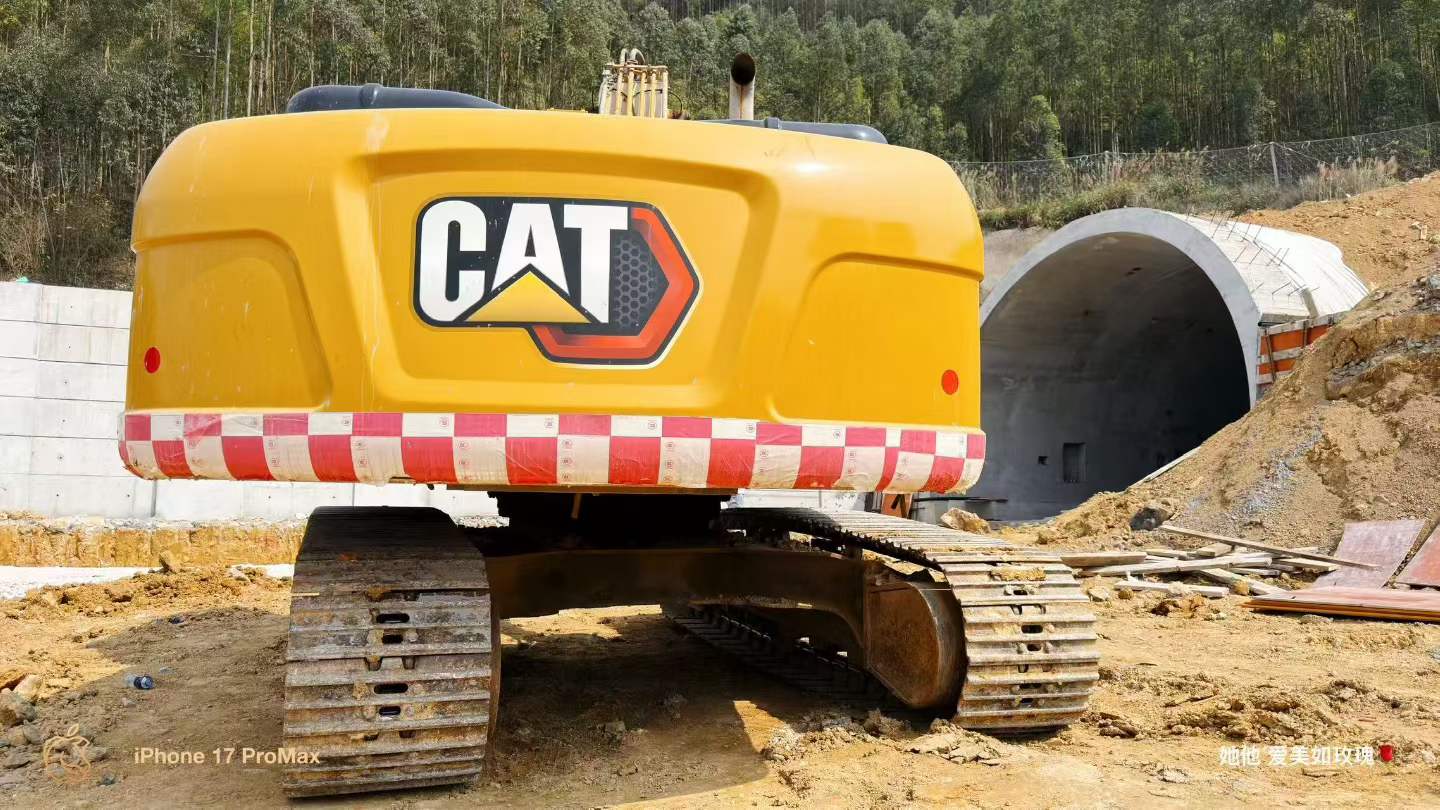 Used Caterpillar 323 Excavator 2023 Model / 7