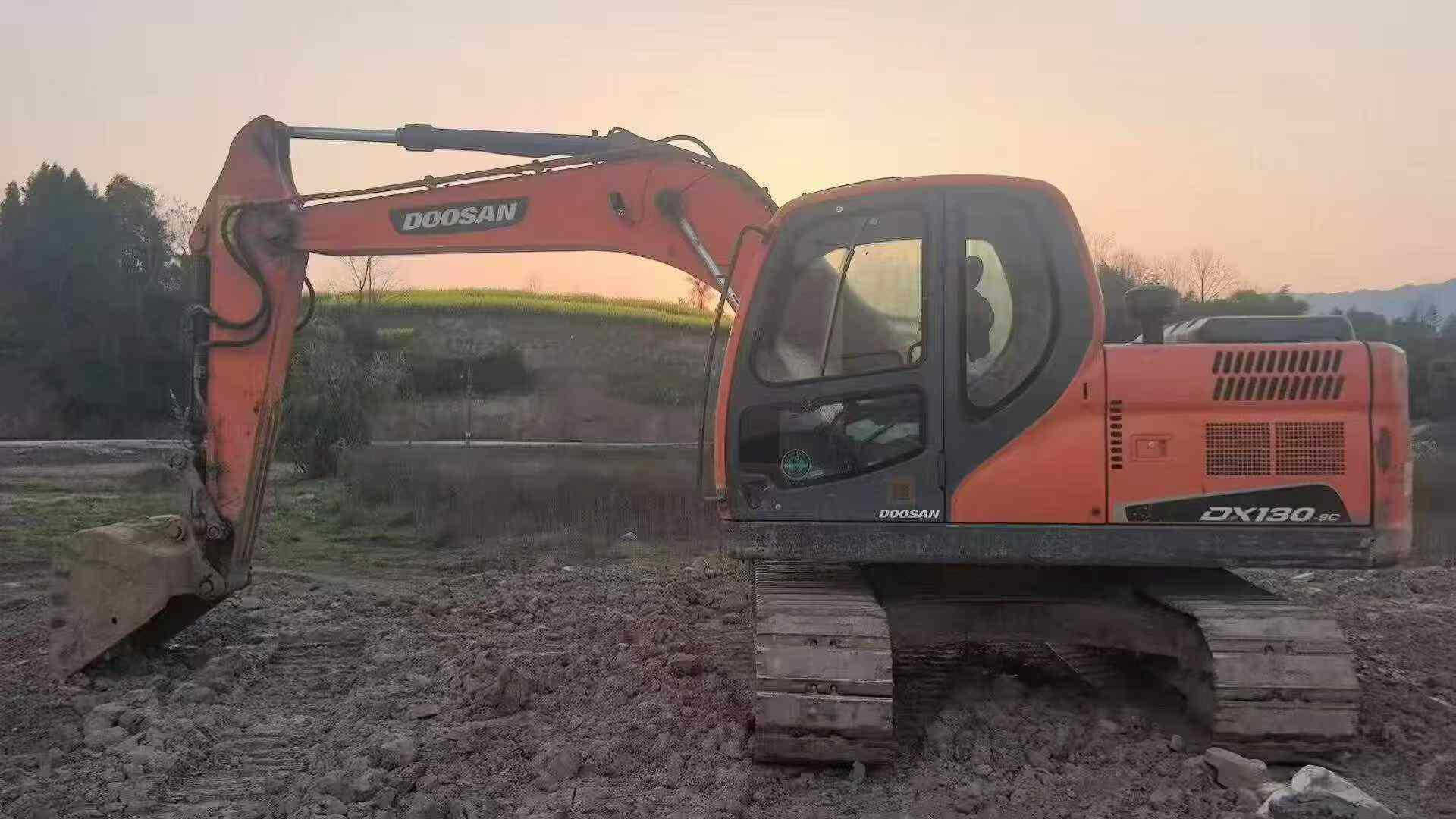 Used Doosan S130W-3 Excavator 2016 Model / 4
