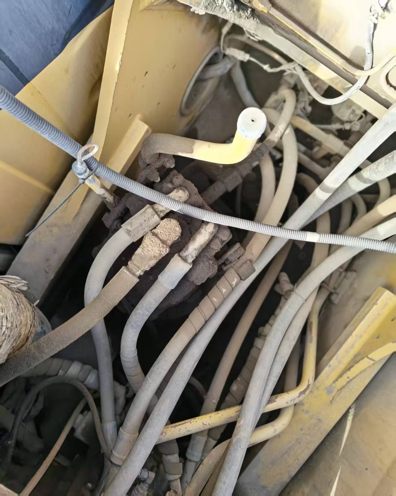 Used Komatsu PC240-6 Excavator 2012 Model / 6